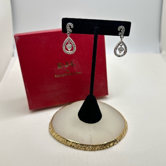 Crystal Acorn Pearl Earrings - Picture 3 of 3